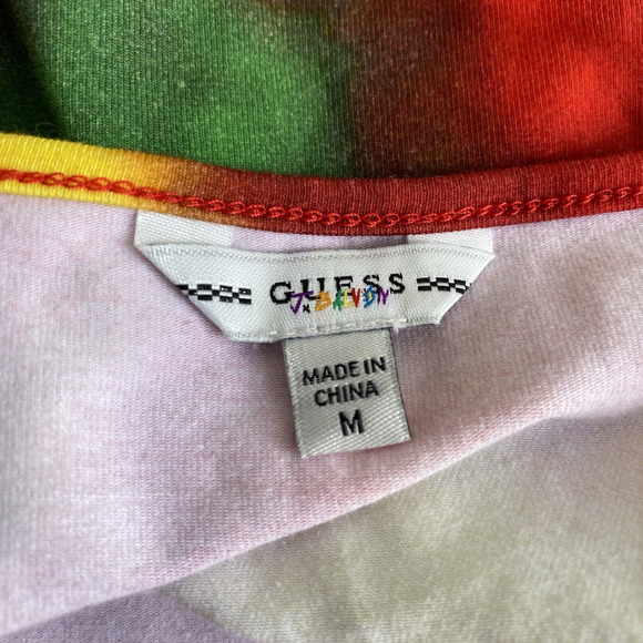 Guess x J Balvin Crop Top Womens Medium Vibras Tie Dye Logo Reggae Merch M NEW - Picture 3 of 7